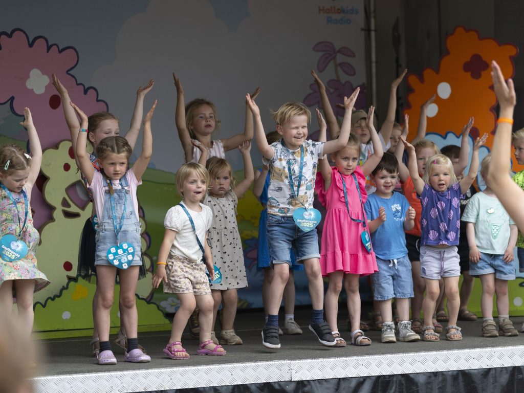 hallokidsradio_V243903-scaled.jpg